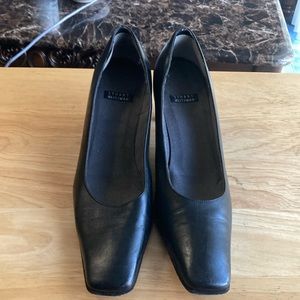 Stuart Weitzman-Black-size 6.5AA